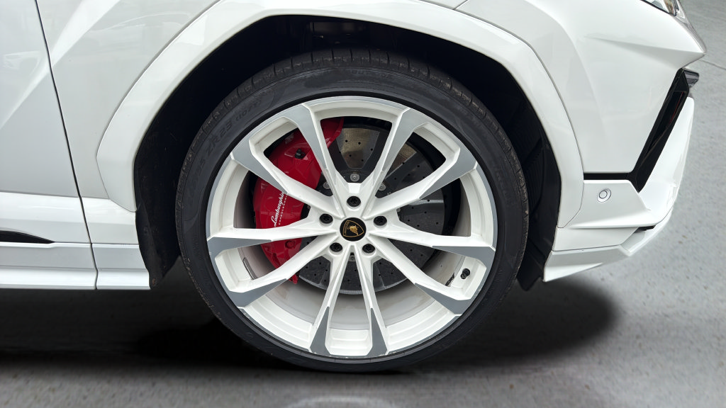 Used 2024 Lamborghini Urus S AWD/4WD image 13