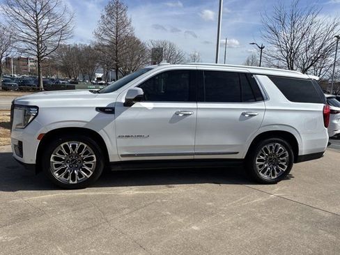 Used 2023 GMC Yukon Denali Ultimate image 12