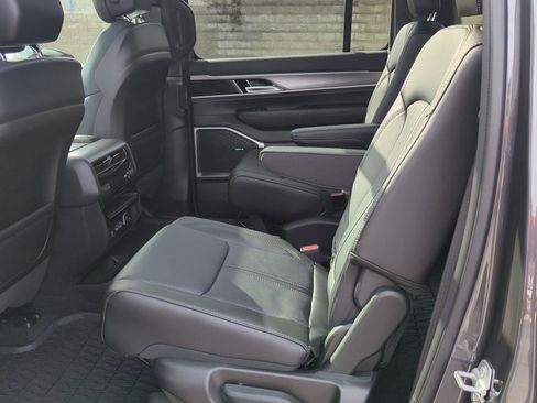 New 2026 Jeep Grand Wagoneer 4WD image 12