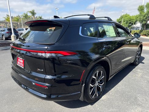 New 2026 Toyota Crown Signia AWD/4WD image 13