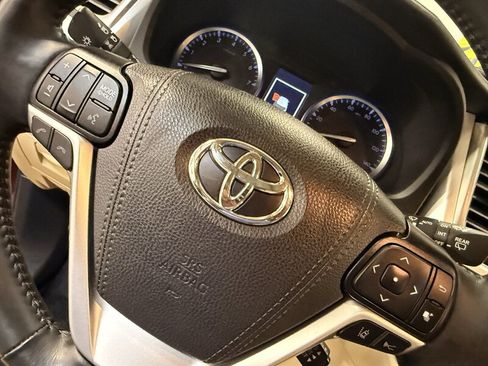Used 2019 Toyota Highlander Limited Platinum AWD/4WD image 19