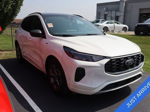 Used 2023 Ford Escape ST-Line w/ Tech Pack #1 FWD image 3