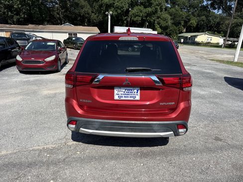 Used 2018 Mitsubishi Outlander ES image 4