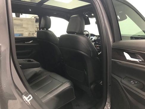 New 2025 Jeep Grand Cherokee Limited image 38