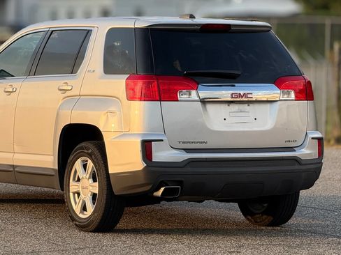 Used 2016 GMC Terrain SLE AWD/4WD image 16