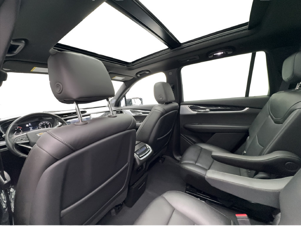 Used 2025 Cadillac XT6 Premium Luxury AWD/4WD image 27