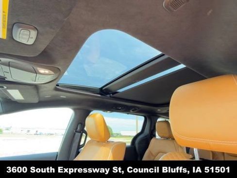 Used 2023 Chrysler Pacifica Pinnacle FWD image 27
