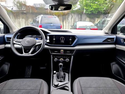 Used 2024 Volkswagen Taos SE image 10