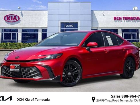 Used 2025 Toyota Camry SE w/ Multimedia Upgrade Package FWD image 1