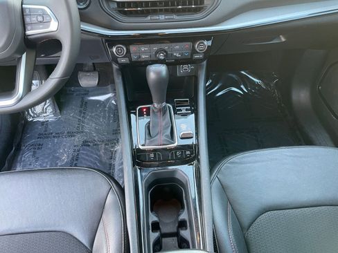 Used 2025 Jeep Compass Trailhawk image 40