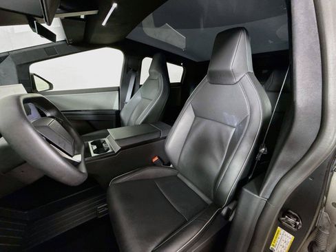 Used 2024 Tesla Cybertruck AWD Crew Cab image 11