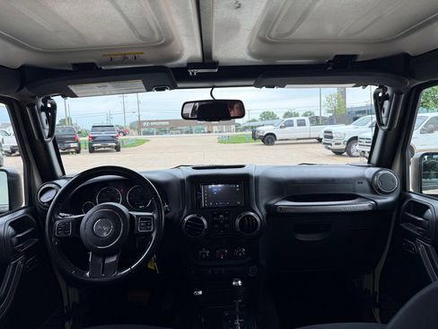 Used 2018 Jeep Wrangler Unlimited Sport S AWD/4WD image 20