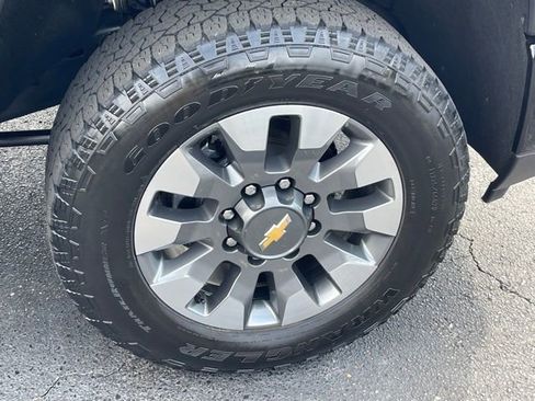 Used 2025 Chevrolet Silverado 2500 Custom w/ Custom Value Package AWD/4WD image 26