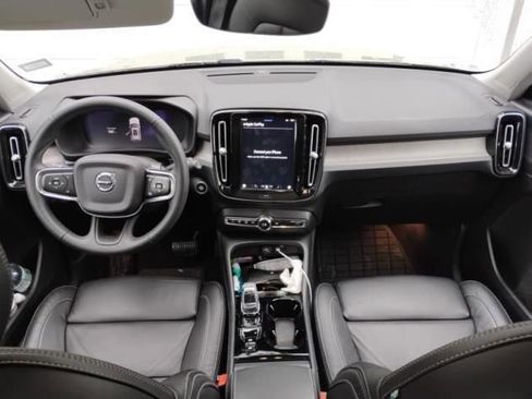 Used 2023 Volvo XC40 B5 Plus w/ Driver Assist Package image 6