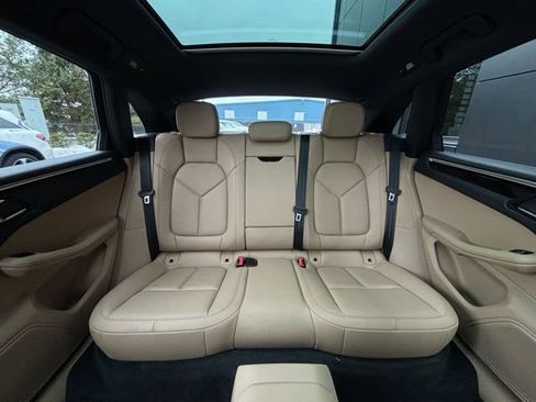 Used 2023 Porsche Macan image 60