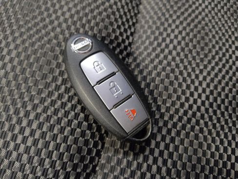 Used 2017 Nissan Rogue Sport SV image 32