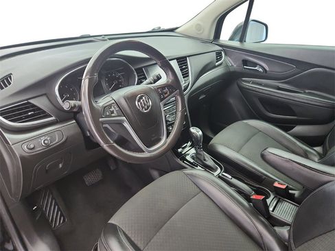 Used 2021 Buick Encore Preferred image 12