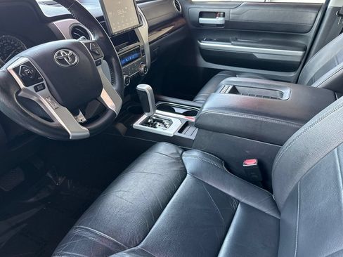 Used 2017 Toyota Tundra Limited w/ Limited Premium Package RWD image 11