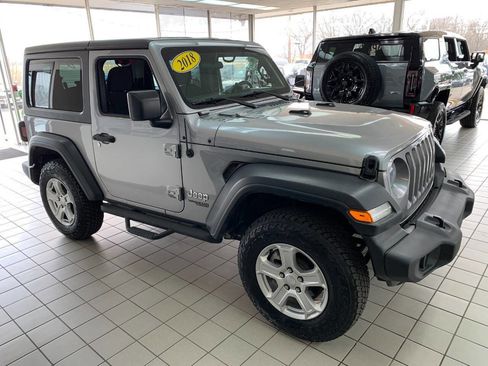 Used 2018 Jeep Wrangler Sport image 4