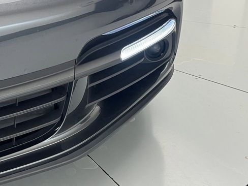 Used 2019 Porsche Panamera 4 image 49