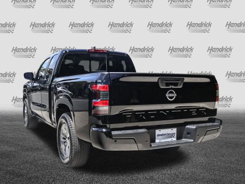 Used 2025 Nissan Frontier SV image 8