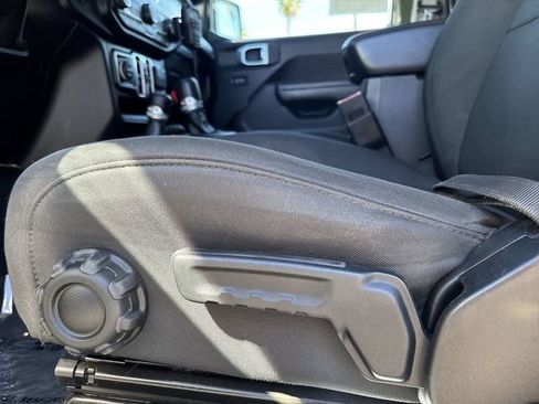 Used 2020 Jeep Wrangler Unlimited Sport S image 23