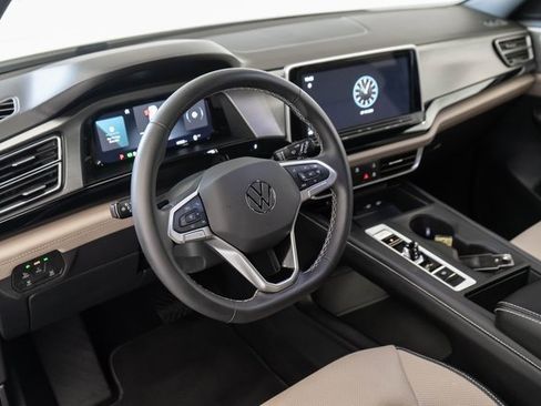 Used 2024 Volkswagen Atlas Cross Sport SE image 3