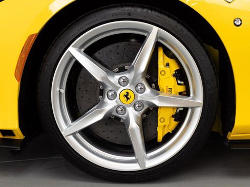Certified 2021 Ferrari F8 Tributo RWD image 21