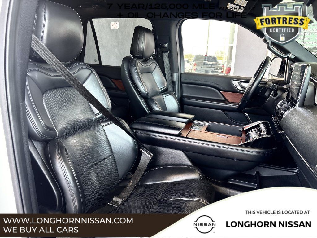 Used 2020 Lincoln Navigator 4WD image 25