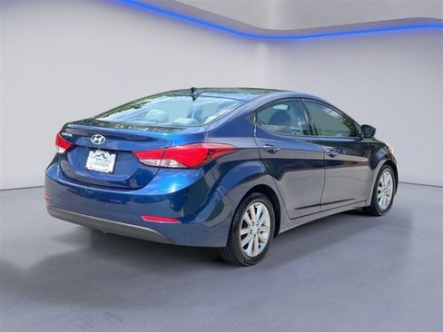 Used 2015 Hyundai Elantra SE w/ Option Group 02 FWD image 6