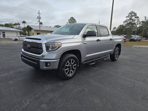 Used 2018 Toyota Tundra SR5 image 9