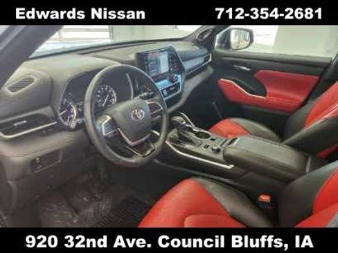 Used 2022 Toyota Highlander XSE image 6