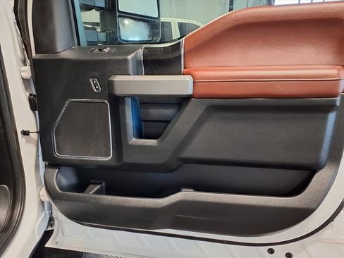 Used 2019 Ford F350 Platinum w/ Platinum Ultimate Package image 14