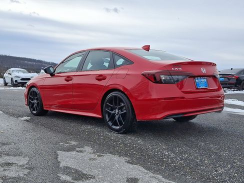 Used 2025 Honda Civic Sport image 4