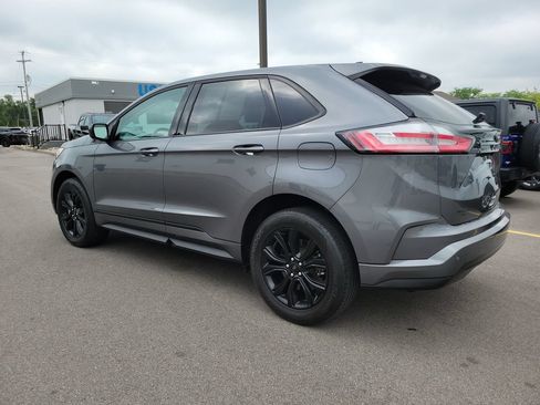 Used 2024 Ford Edge SE w/ Black Appearance Package AWD/4WD image 3