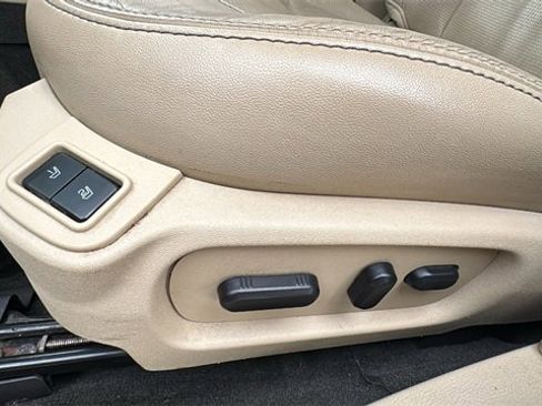 Used 2014 Ford Taurus Limited w/ Equipment Group 301A image 9