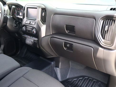 Used 2025 Mercedes-Benz C 300 Sedan image 40