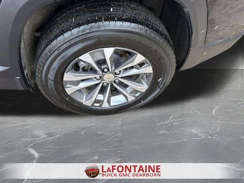 Used 2025 Chevrolet Equinox LT FWD image 30