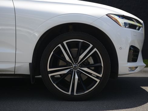Used 2019 Volvo XC60 T6 R-Design w/ Protection Package Premier AWD/4WD image 36