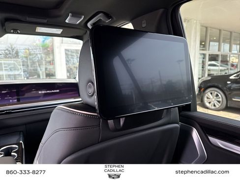 New 2026 Cadillac Escalade Luxury w/ LPO, Radiant Package image 11