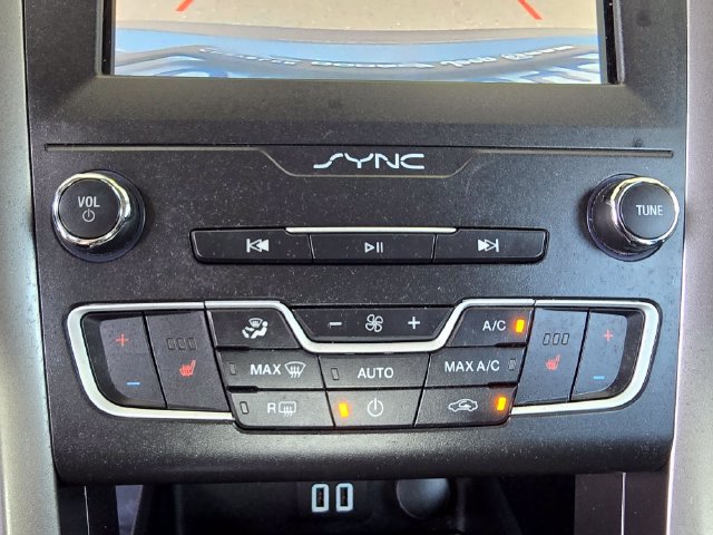Used 2020 Ford Fusion SEL FWD image 14
