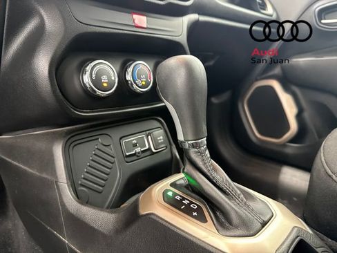 Used 2017 Jeep Renegade Latitude image 31