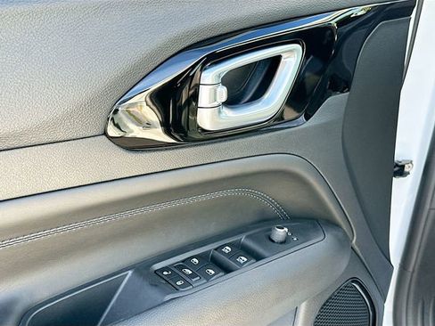 New 2026 Jeep Compass Latitude image 12