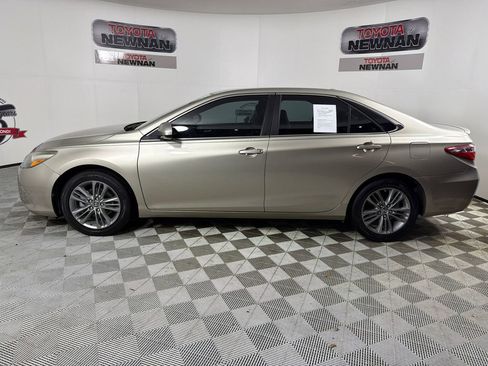 Used 2015 Toyota Camry SE image 6