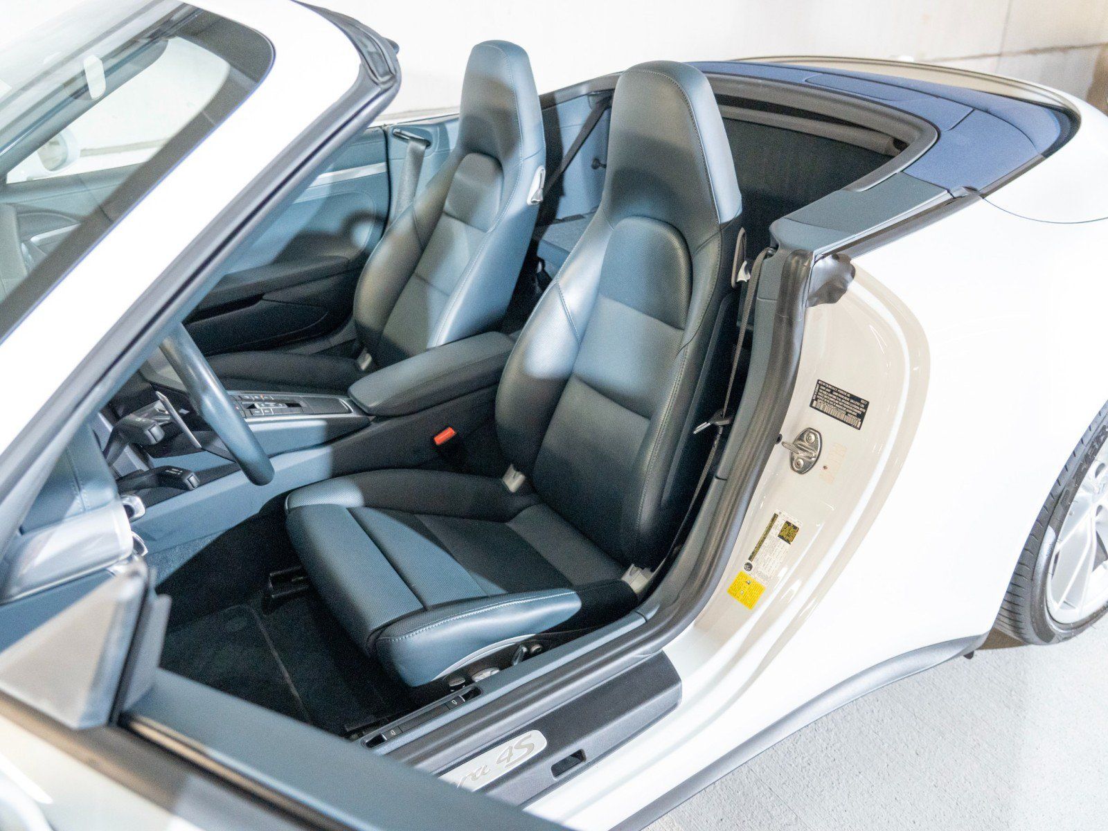 Certified 2017 Porsche 911 Carrera 4S AWD/4WD image 4
