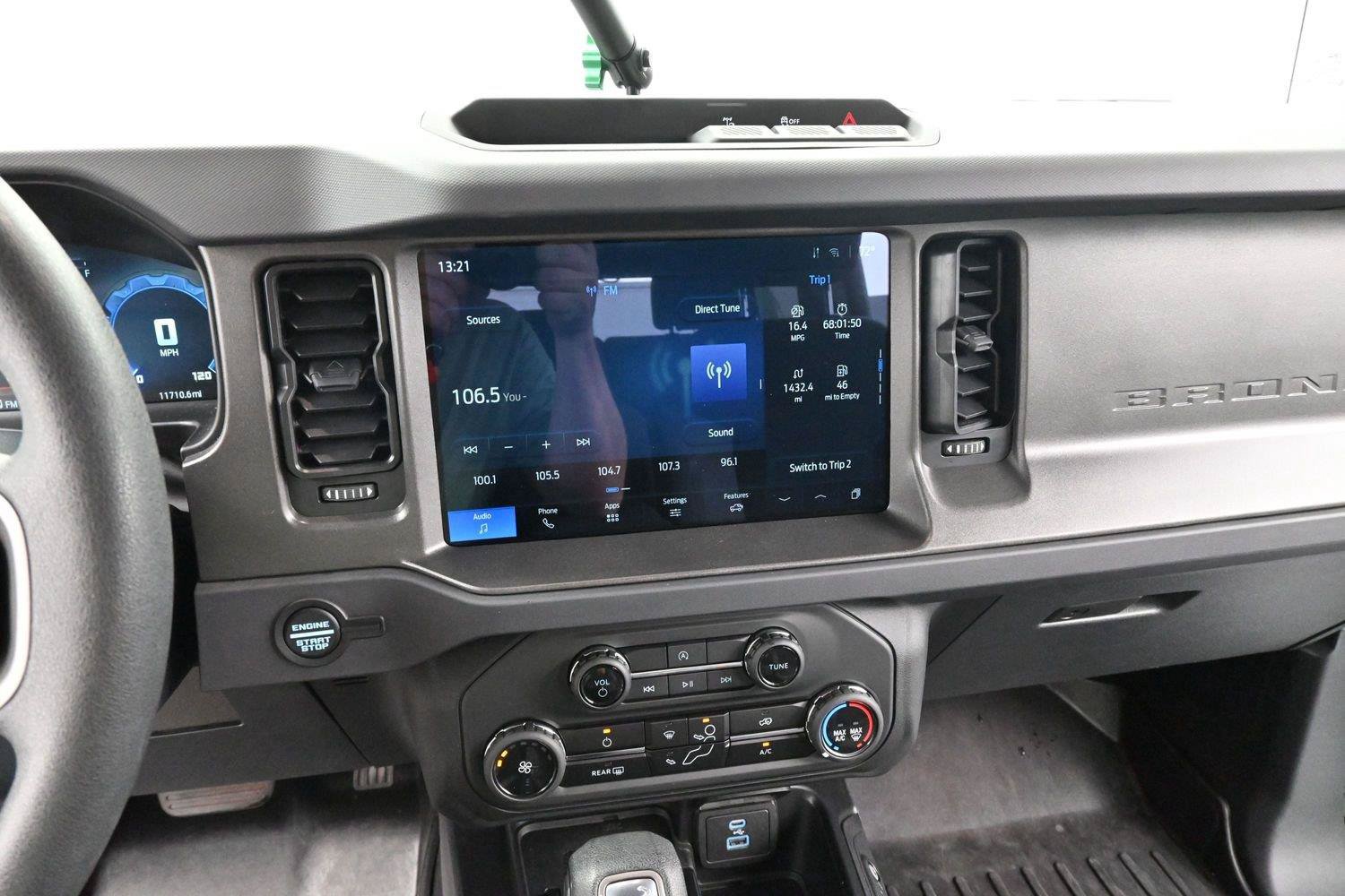 Used 2025 Ford Bronco 4-Door AWD/4WD image 19