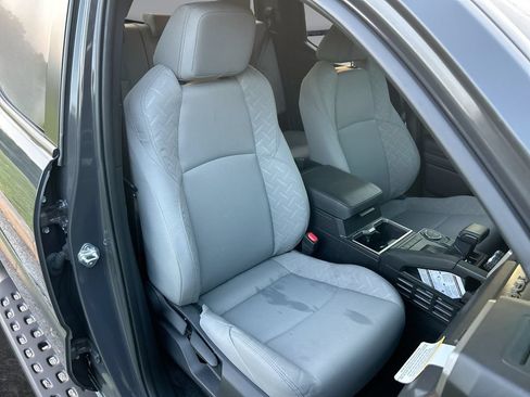 Used 2025 Toyota Tacoma SR5 RWD image 31