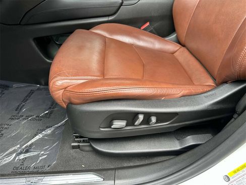 Used 2019 Cadillac XT5 Luxury image 3