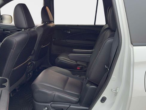 Used 2021 Honda Pilot Black Edition image 15