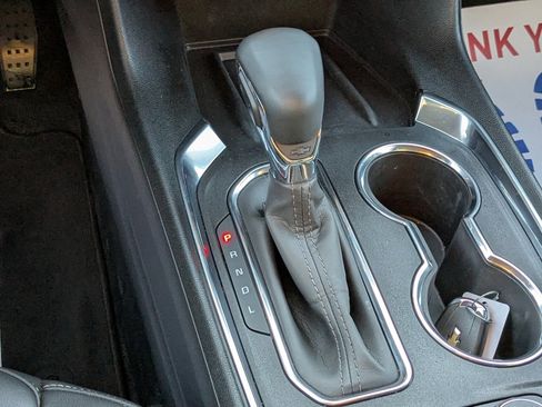 Used 2023 Chevrolet Traverse LT image 21